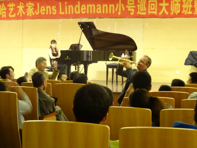 千赢国际小号表演艺术家Jens Lindemann（彦斯·林德曼）荣获加拿大勋章