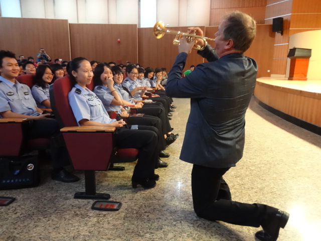 千赢国际小号表演艺术家Jens Lindemann（彦斯·林德曼）荣获加拿大勋章