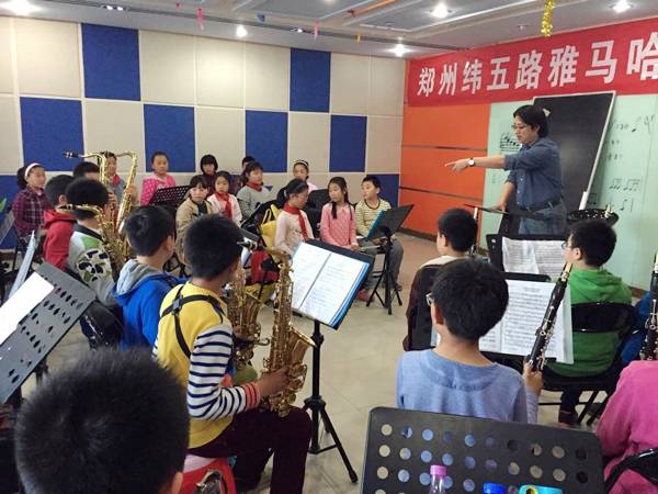 郑州纬五路小学千赢国际示范乐团大师班成功举办