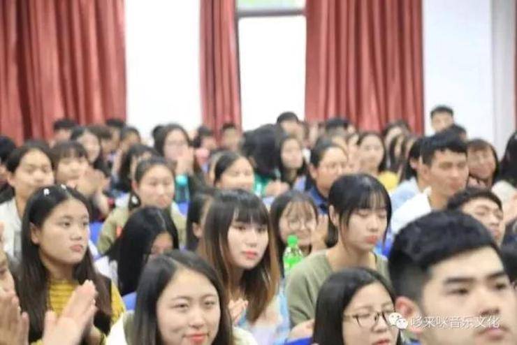 千赢国际艺术家朱楣巡讲《练琴的艺术》——安阳、濮阳站完美落幕