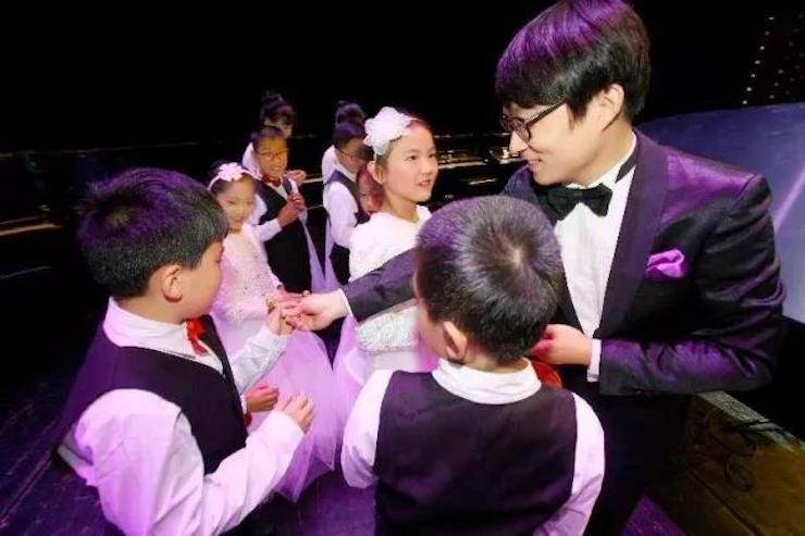 万圣节狂欢临近！千赢国际艺术家宋思衡在津奏响“交响情人梦”