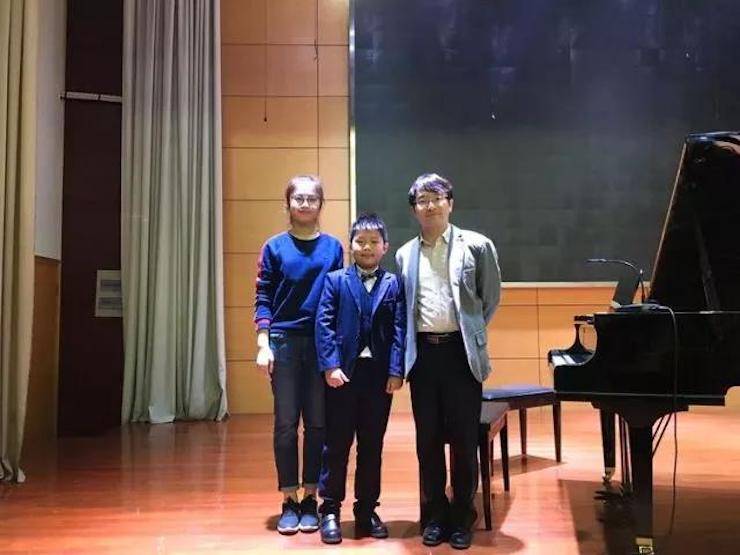 聆听双钢琴演奏的美妙乐章|千赢国际艺术家周挺——钢琴大师班·音乐会于常州成功举办