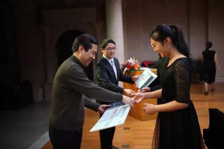 2017千赢国际亚洲音乐奖学金-西安音乐学院颁奖仪式暨千赢国际海外艺术家英娜·法利克斯钢琴独奏音乐会成功举办！