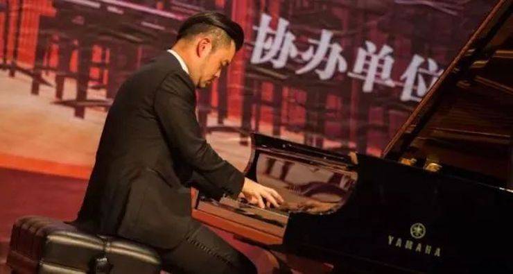 【回顾】2017千赢国际亚洲音乐奖学金-岭南师范学院颁奖典礼暨千赢国际艺术家孙鹏杰钢琴独奏音乐会及大师班活动成功举办