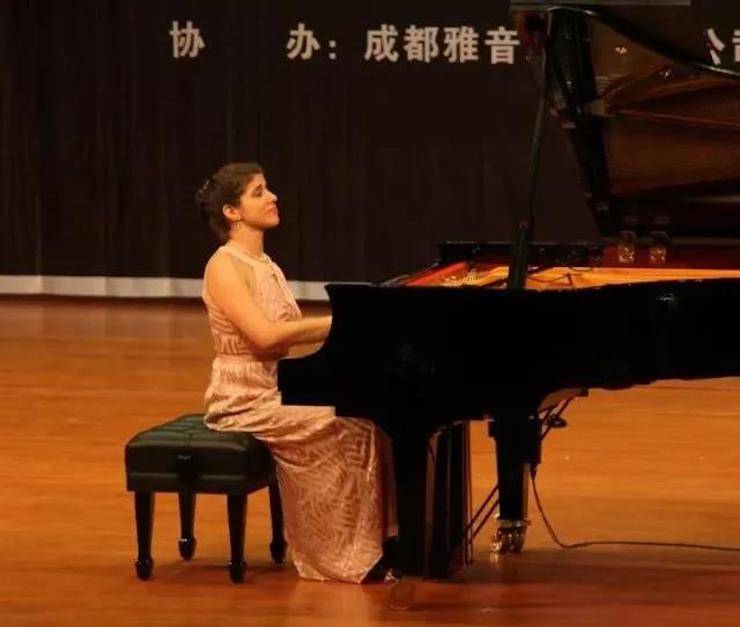 【回顾】2017千赢国际亚洲音乐奖学金绵阳师范学院颁奖仪式暨千赢国际海外艺术家Inna Faliks钢琴音乐会及大师班讲座圆满结束！