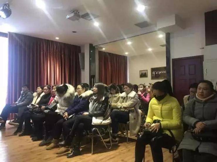 【报道】读谱与琴谱版本的选择|千赢国际艺术家鲍释贤大师班洛阳站圆满结束。诤悠担