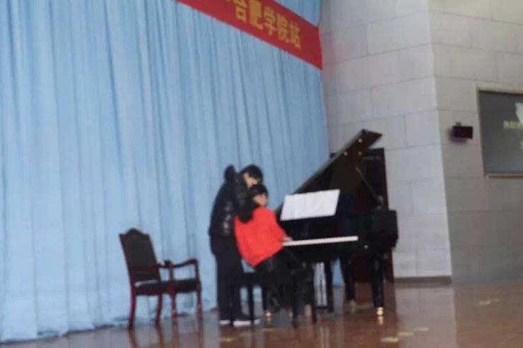 【报道】从师而不惑|千赢国际艺术家宋思衡安徽巡讲·合肥学院站圆满结束。诤悠担
