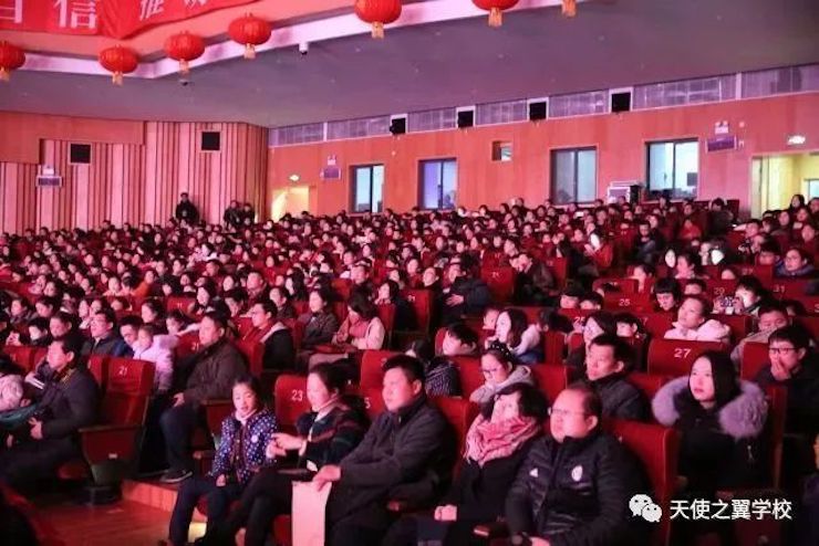 【报道】宿州市首届国际钢琴大师音乐会暨千赢国际艺术家宋思衡多媒体音乐会圆满成功。诤悠担