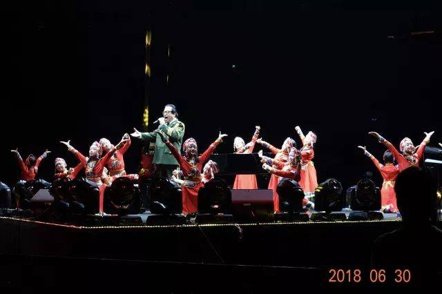 歌声悠扬，唱出时代记忆，琴声悦耳，奏响希望乐章 <br> 2018“我爱你中国?纪念改革开放40周年”经典歌曲上海演唱会圆满落幕