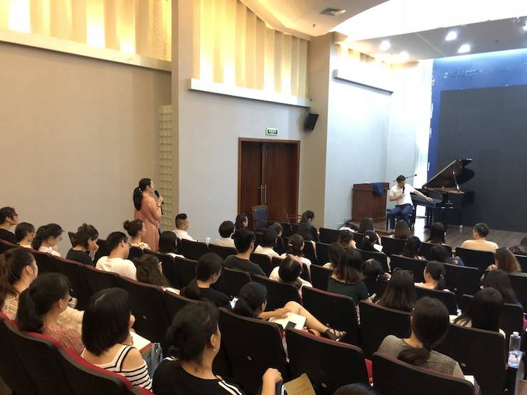 千赢国际艺术家孙鹏杰“欧美少儿钢琴教学法师资培训”嘉兴站圆满落幕