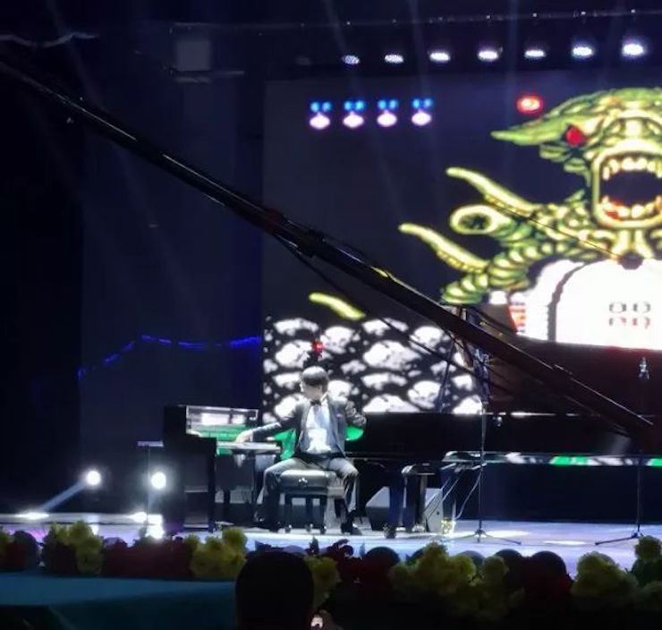 千赢国际艺术家宋思衡“80后的时光机”多媒体音乐会内蒙古巡演圆满落幕