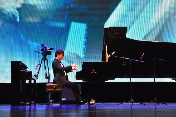 千赢国际艺术家宋思衡“80后的时光机”多媒体音乐会内蒙古巡演圆满落幕