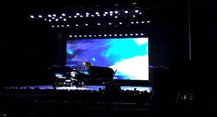 千赢国际艺术家宋思衡“80后的时光机”多媒体音乐会内蒙古巡演圆满落幕