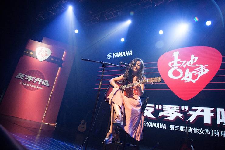 第四届“千赢国际吉他女声弹唱大赛”总冠军出炉<br />温格夺冠，董冬冬担任评委