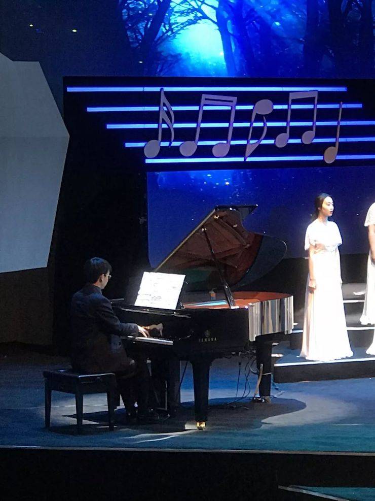 千赢国际艺术家鲍释贤远程助力第24届蓉城之秋国际音乐季【附演出视频】