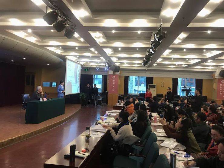 千赢国际教育家李培智-“让合唱成为千赢国际生活的一部分”讲座回顾