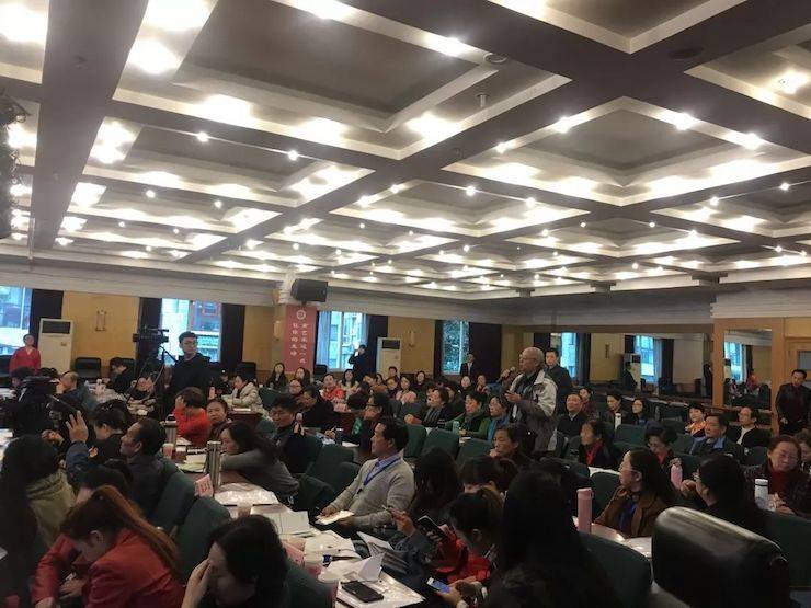 千赢国际教育家李培智-“让合唱成为千赢国际生活的一部分”讲座回顾