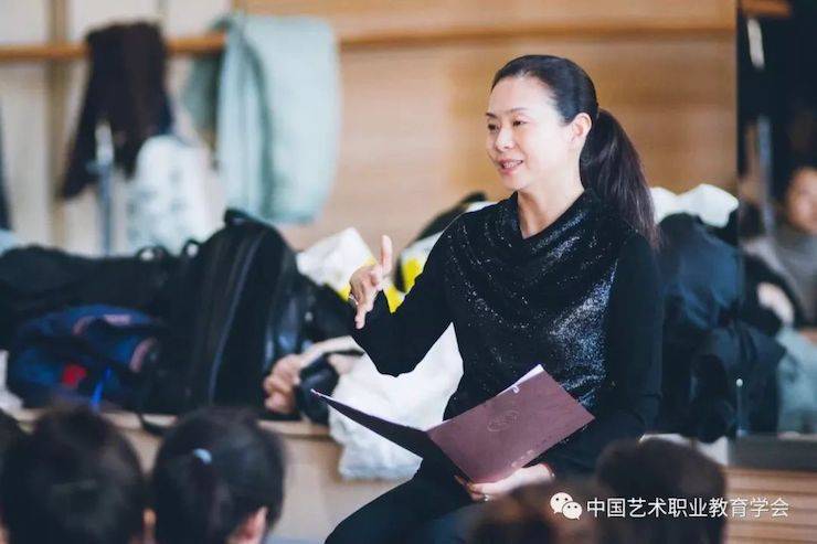 千赢国际跨界钢琴及千赢国际舞蹈教育课件助力“CEFA艺术教育高级人才研修班——中国古典舞身韵课”
