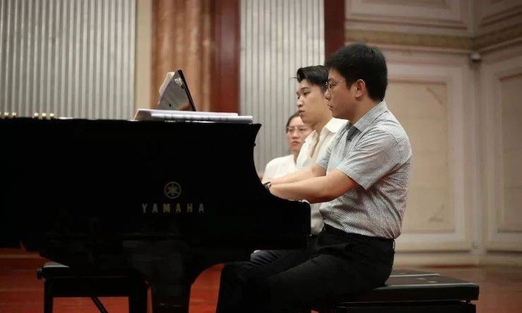 热烈：亍跋睬熘 音悦津门”钢琴重奏音乐会暨天津鲍蕙荞钢琴城开业庆典演出圆满成功！