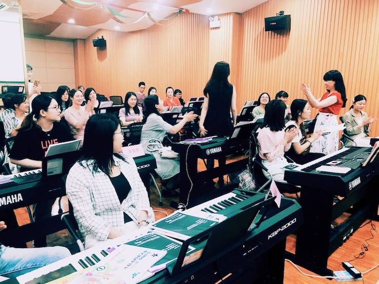 千赢国际星教室6月师资培训