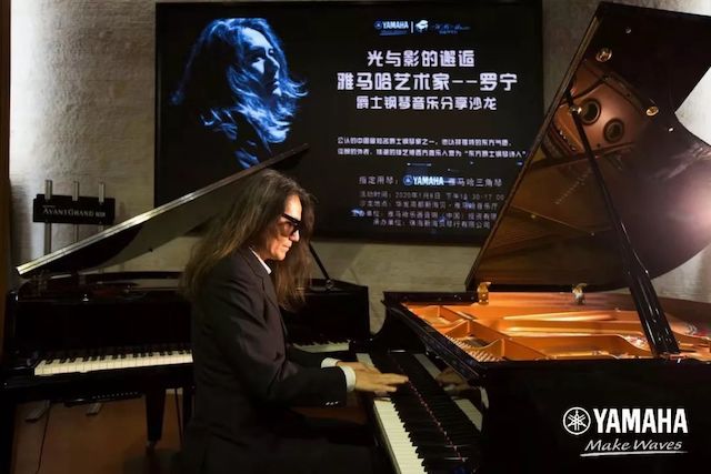 千赢国际艺术家罗宁