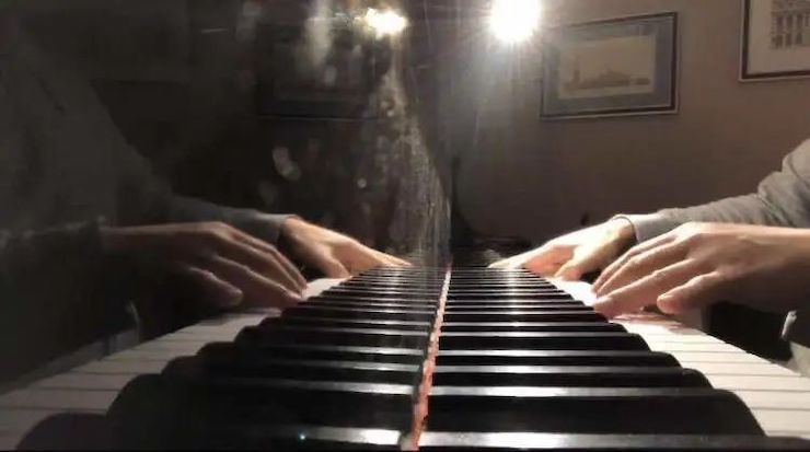 宋思衡的“宅抗疫” | 挑战主播、筹集口罩、闭关作曲，这位取消了20场演出的钢琴家原来这么忙！