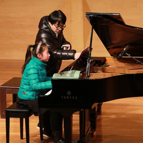 【精彩演奏视频】千赢国际艺术家宋思衡连云港市首场多媒体音乐会成功举办